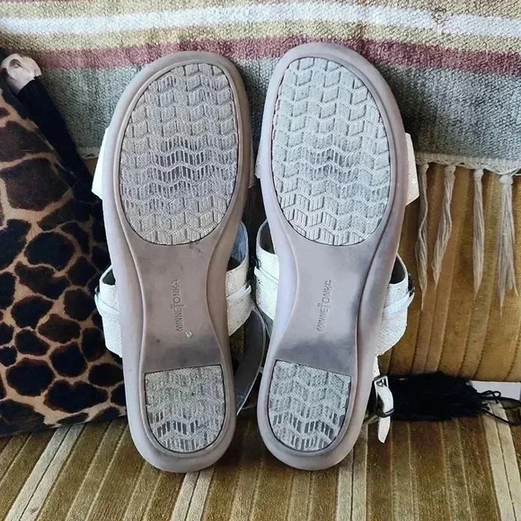 Minnetonka Selene Chain and Jewel Sandal 13M Snakeskin Creme - Picture 10 of 12